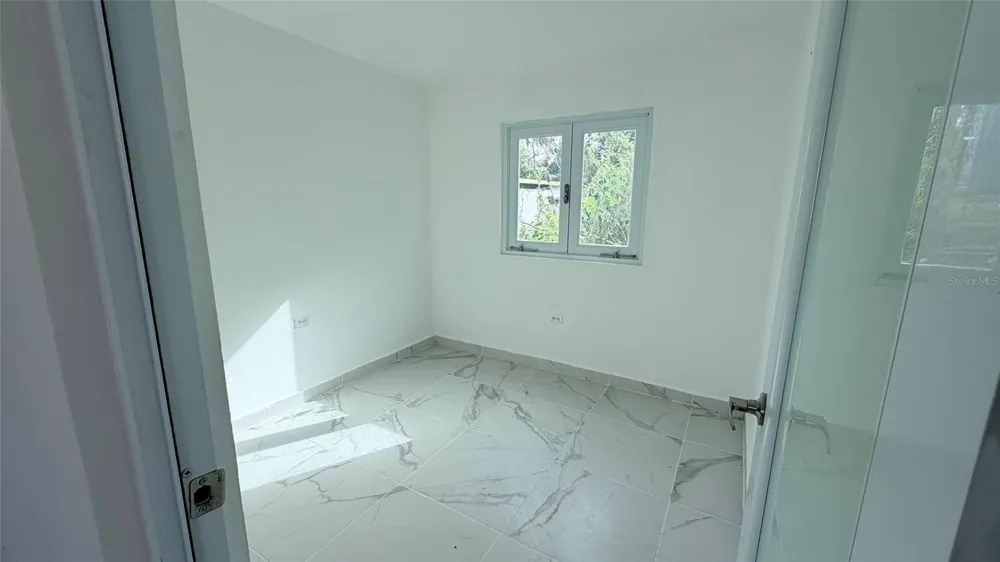 386 HEBREOS Loiza, PR 00772