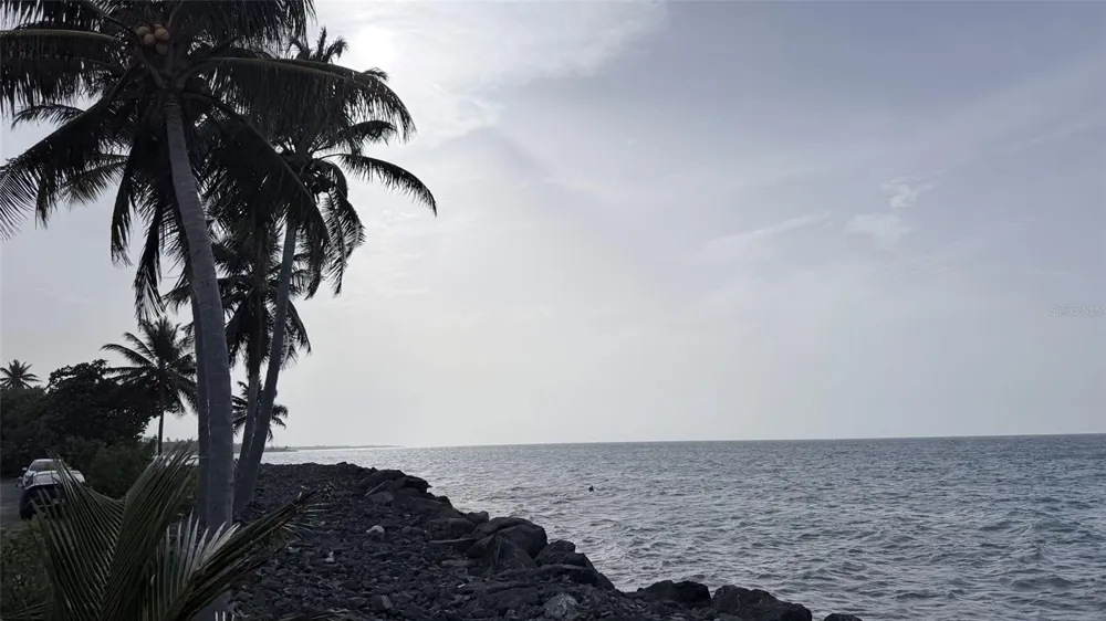 386 HEBREOS Loiza, PR 00772