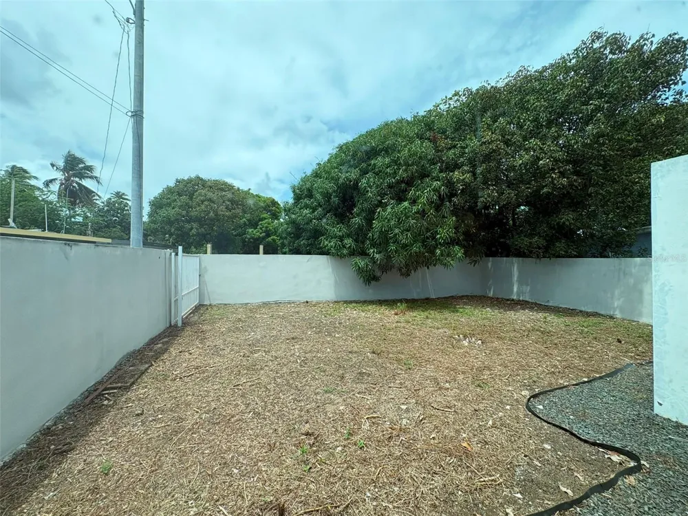 386 HEBREOS Loiza, PR 00772