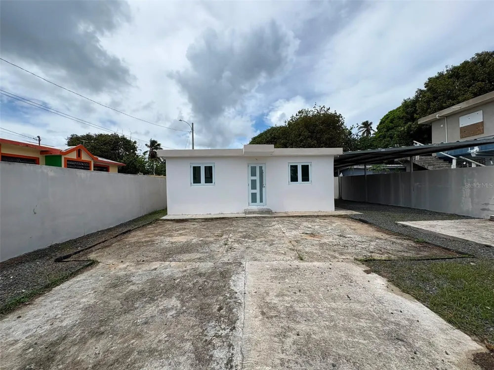 386 HEBREOS Loiza, PR 00772
