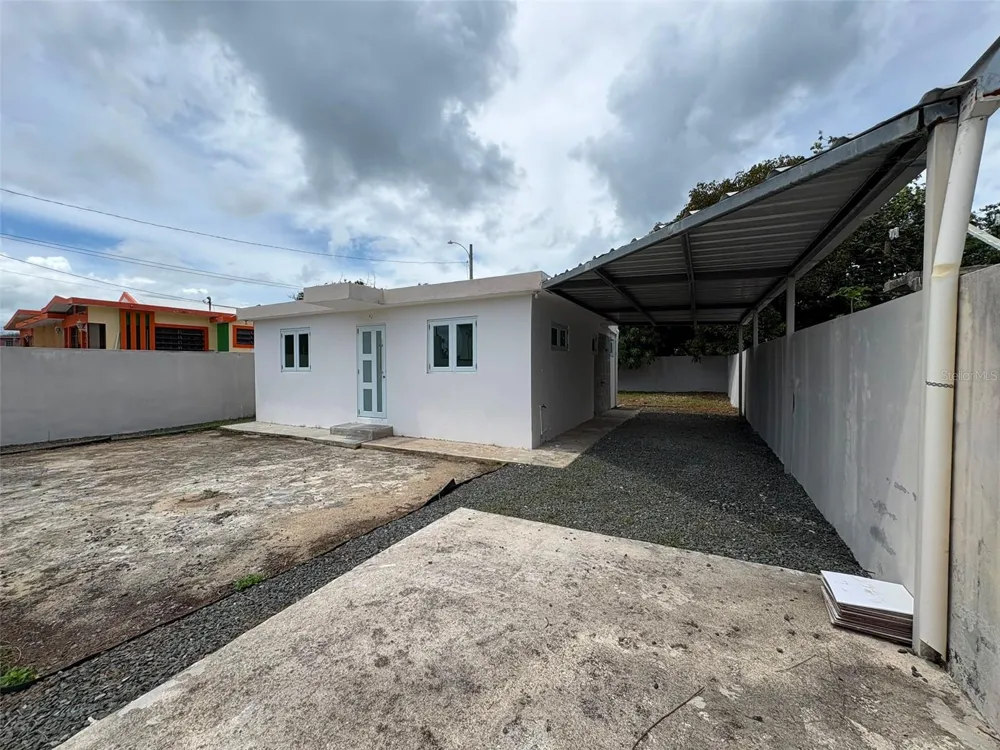 386 HEBREOS Loiza, PR 00772