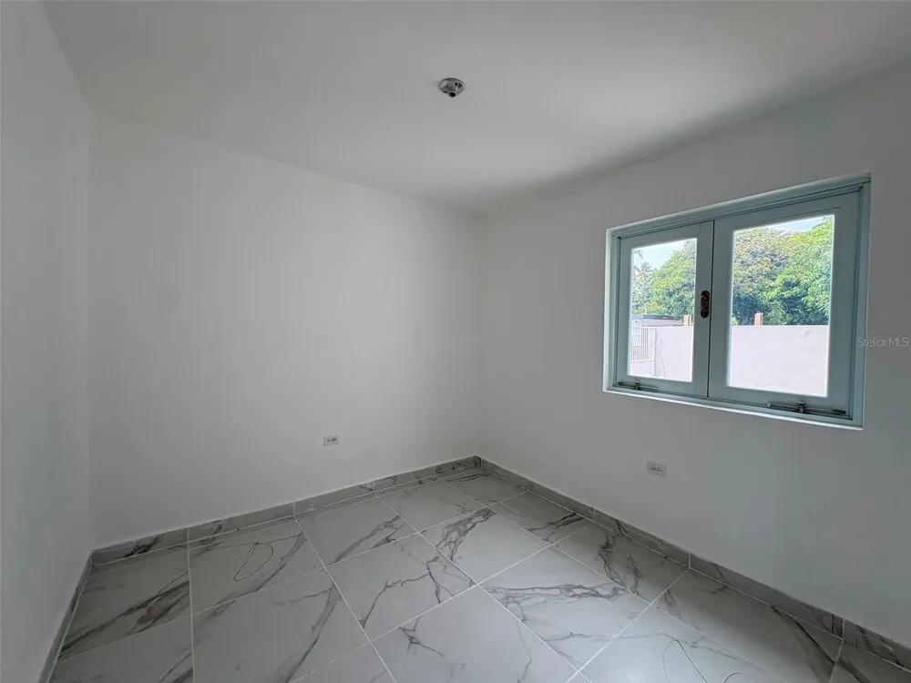 386 HEBREOS Loiza, PR 00772