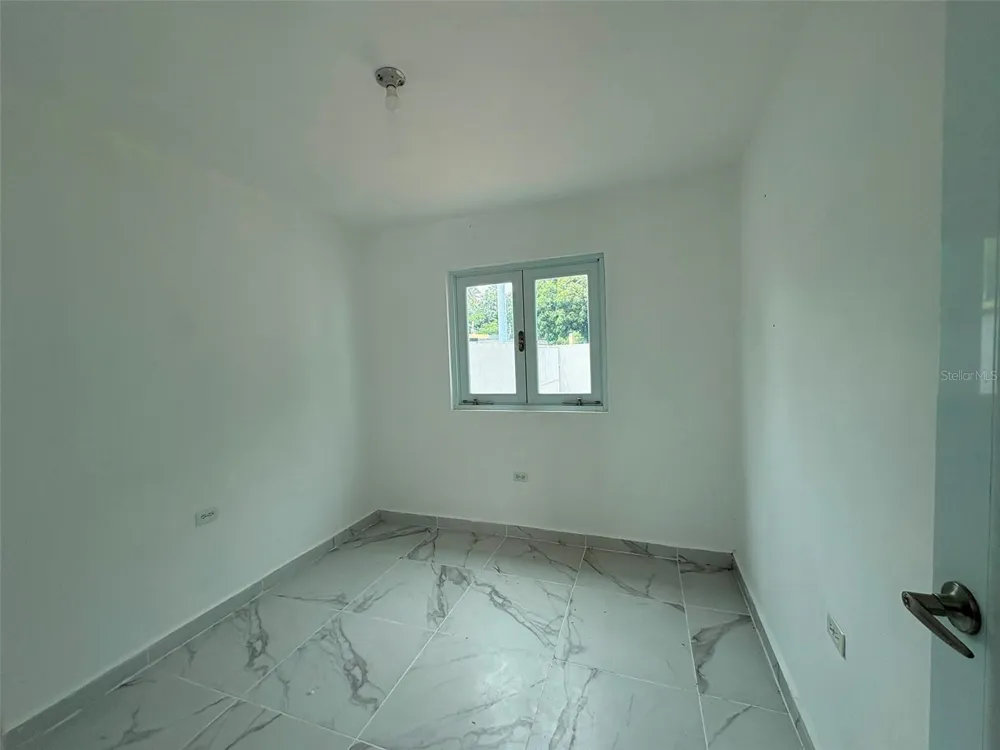386 HEBREOS Loiza, PR 00772