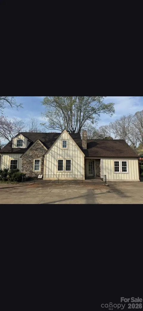 282 W Mountain Street
