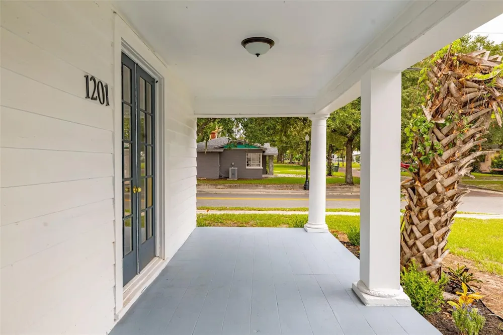 1201 OAKHILL STREET Lakeland, FL 33815