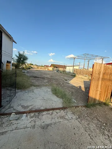 2985 El Indio Hwy Eagle Pass, TX 78852