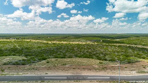 527 Paseo Del Lago