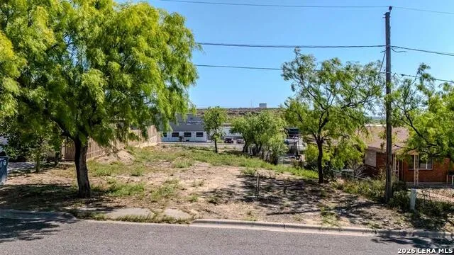 1748 Cox. St Eagle Pass, TX 78852