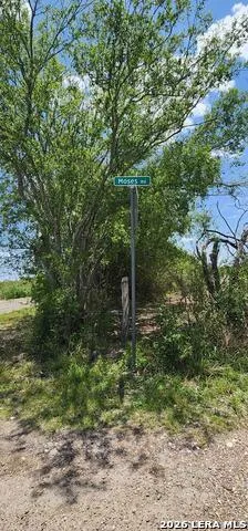 1542 Moses Rd. Quemado, TX 78877