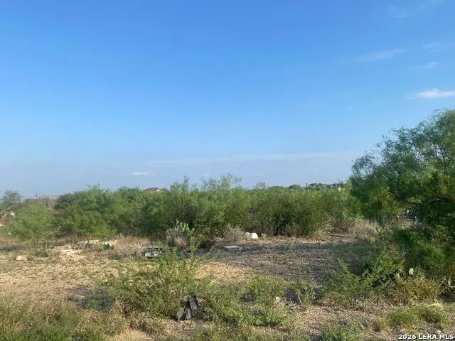 231 Ghost Rider Dr Eagle Pass, TX 78852