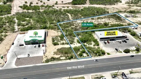3221 Del Rio Blvd