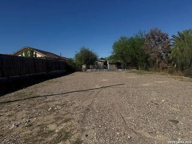 849 Callejon Nevisca Eagle Pass, TX 78852