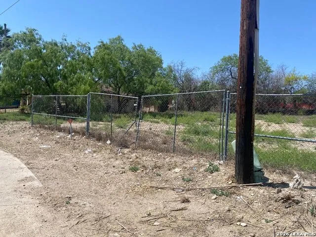 140 BALCONES BLVD Eagle Pass, TX 78852
