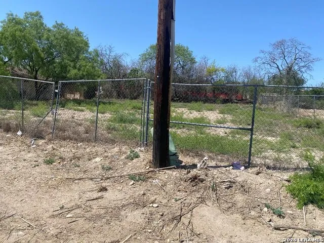 140 BALCONES BLVD Eagle Pass, TX 78852