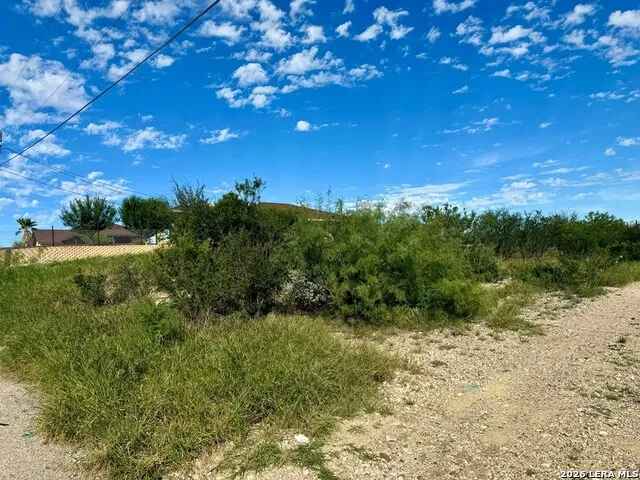 1881 Wagon Wheel Eagle Pass, TX 78852
