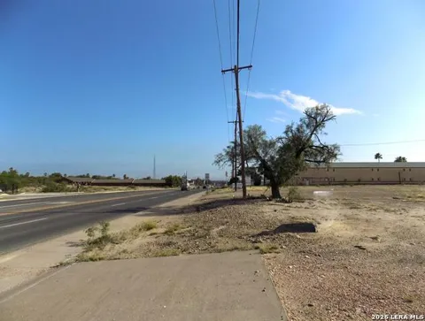 2028 DEL RIO BLVD.