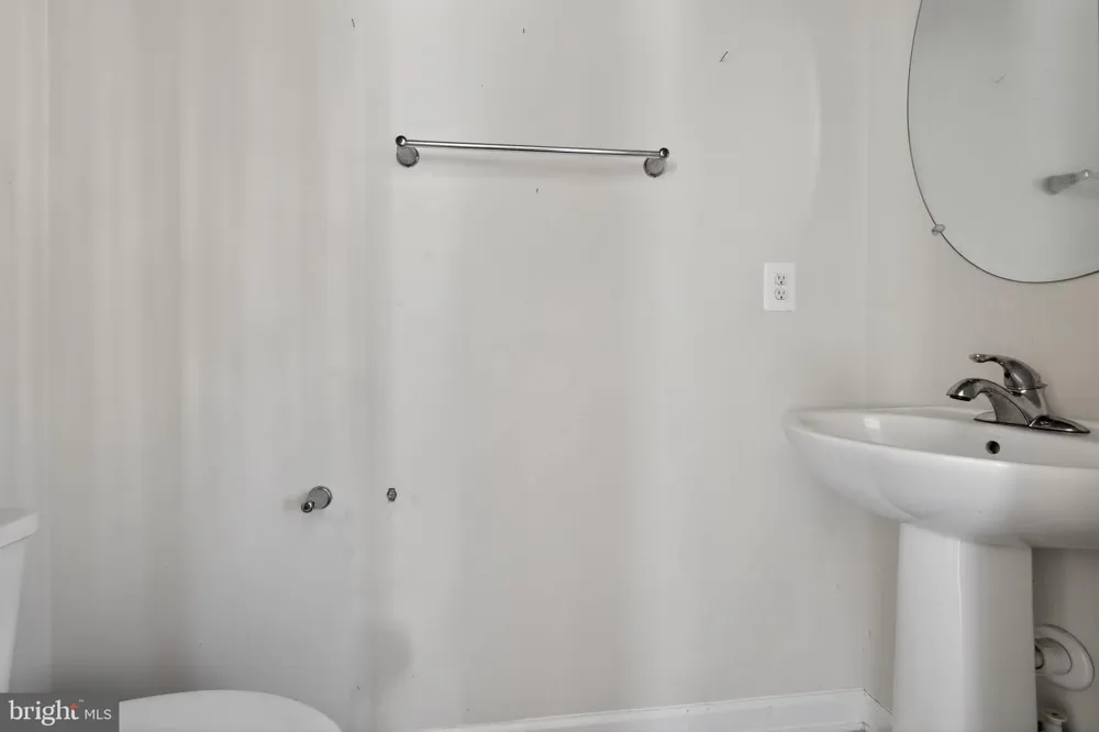 1027 OVERLOOK WAY Laurel, MD 20707
