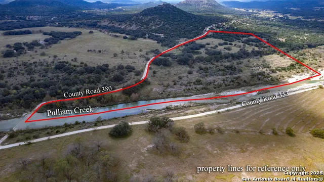 2554 CR 380 Barksdale, TX 78828