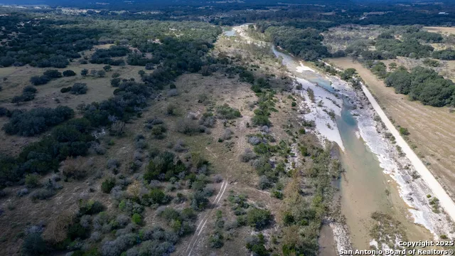 2554 CR 380 Barksdale, TX 78828
