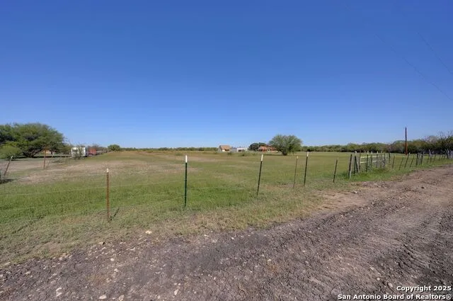 TBD CR 5718 E Natalia, TX 78059