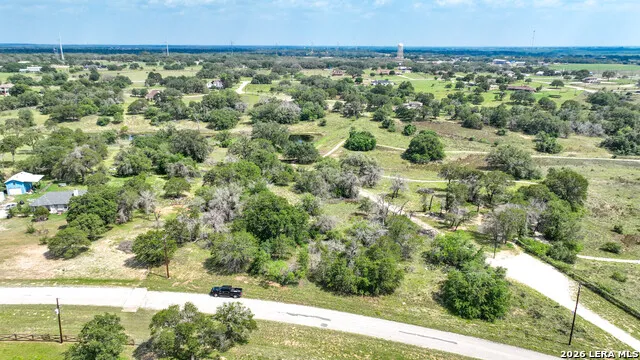 108 Misty Bend Floresville, TX 78114