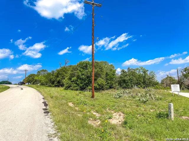 108 Misty Bend Floresville, TX 78114