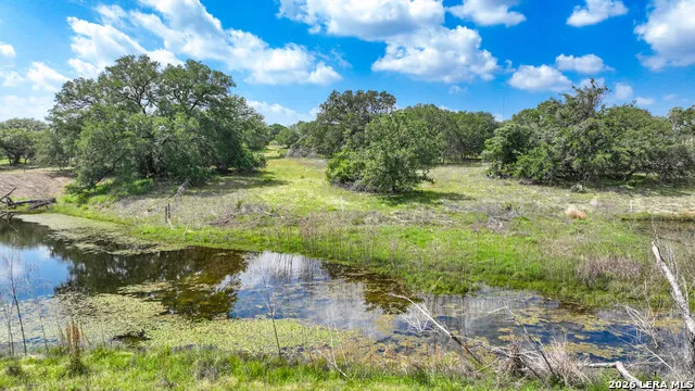 108 Misty Bend Floresville, TX 78114