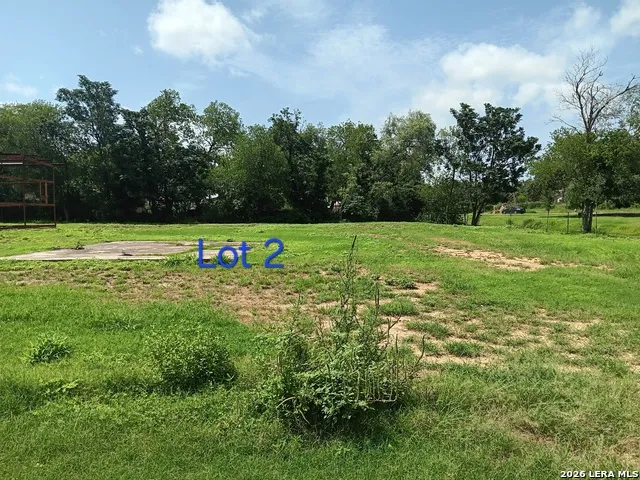 8080 W 3RD ST Somerset, TX 78069