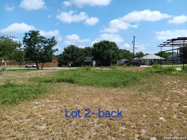 8080 W 3RD ST Somerset, TX 78069