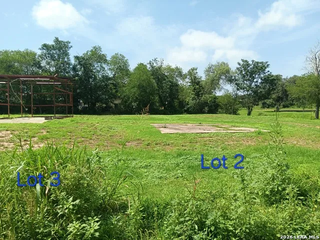 8080 W 3RD ST Somerset, TX 78069