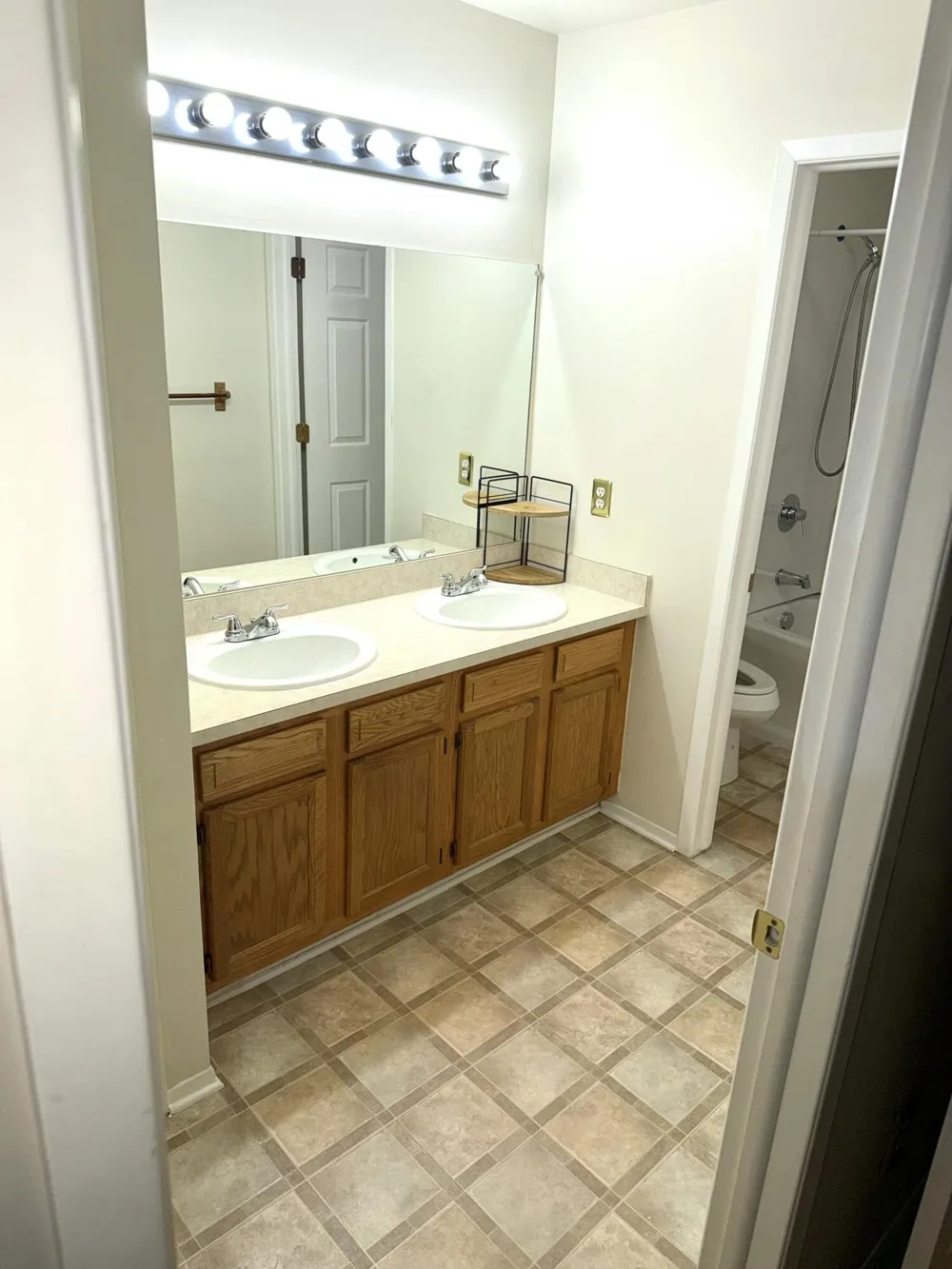 308 David Street Pontiac, MI 48341