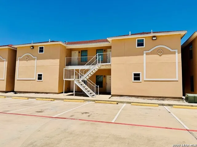 391 RIVERSIDE DR Unit 16 Eagle Pass, TX 78852