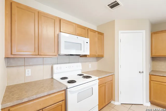 6526 Charles Field San Antonio, TX 78238