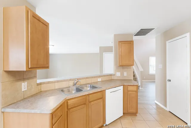 6526 Charles Field San Antonio, TX 78238