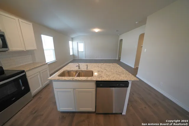 336 Great Raft Cibolo, TX 78108