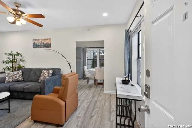 902 W Craig Unit 1 San Antonio, TX 78201