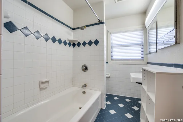 244 HALCYON PL Alamo Heights, TX 78209