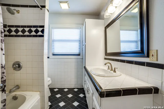 244 HALCYON PL Alamo Heights, TX 78209