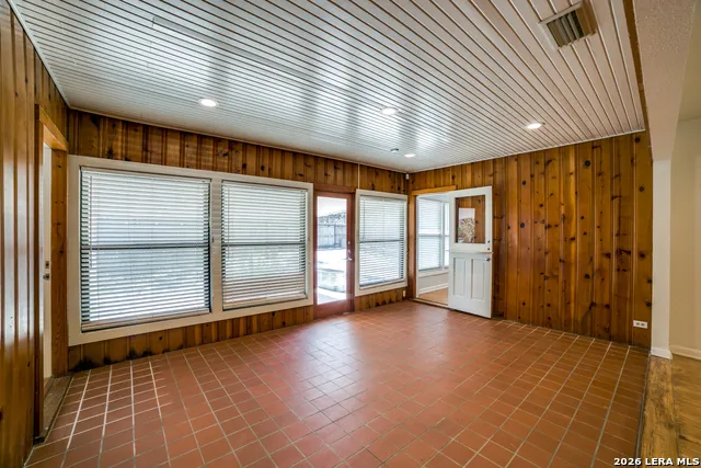 244 HALCYON PL Alamo Heights, TX 78209