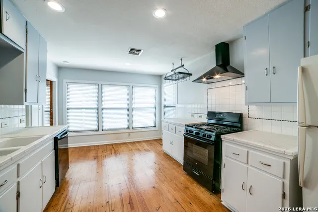 244 HALCYON PL Alamo Heights, TX 78209