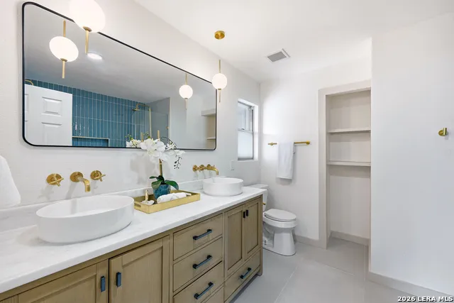 426 ZEPHYR DR Windcrest, TX 78239