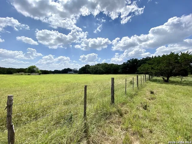 624 Deer Creek W Unit B Pipe Creek, TX 78063