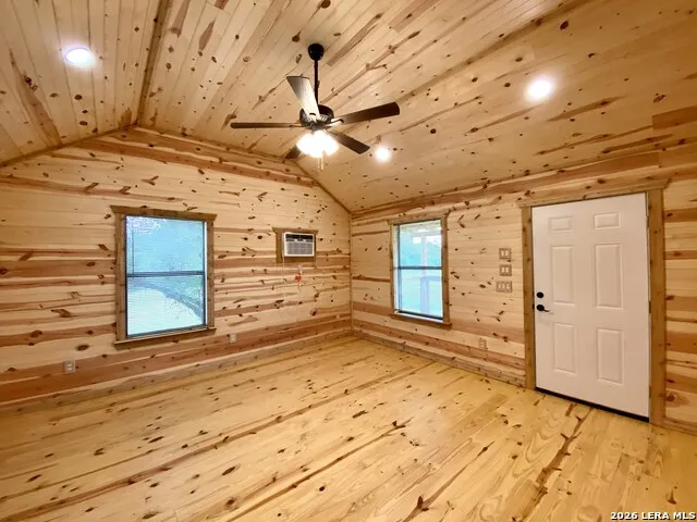 624 Deer Creek W Unit B Pipe Creek, TX 78063