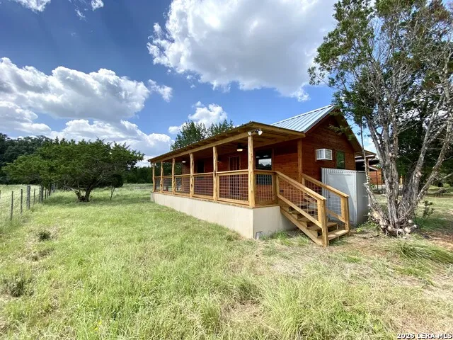 624 Deer Creek W Unit B Pipe Creek, TX 78063
