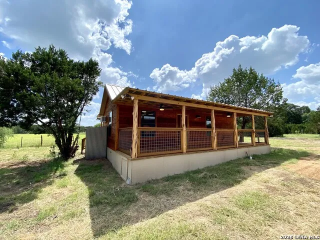 624 Deer Creek W Unit B Pipe Creek, TX 78063