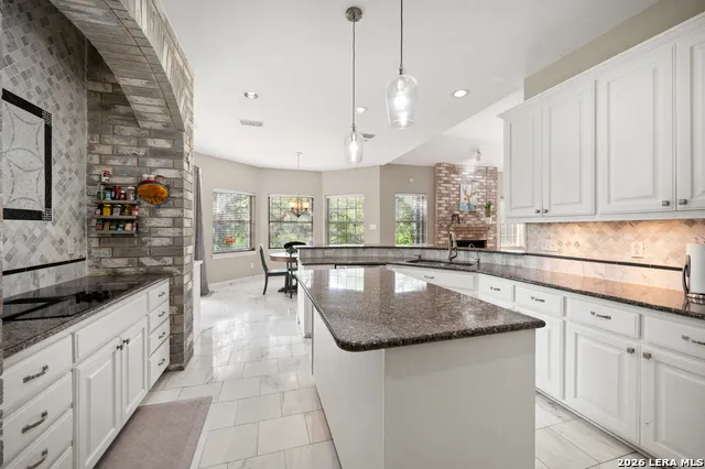 109 Trailcrest Hollywood Park, TX 78232