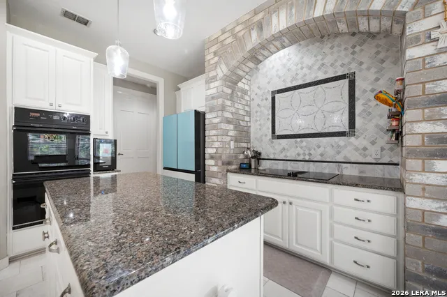 109 Trailcrest Hollywood Park, TX 78232