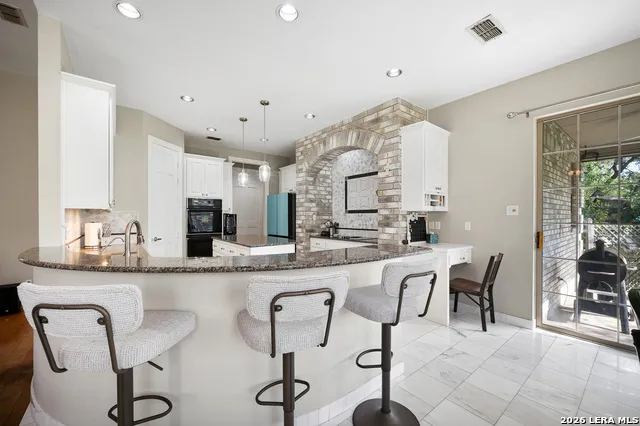 109 Trailcrest Hollywood Park, TX 78232