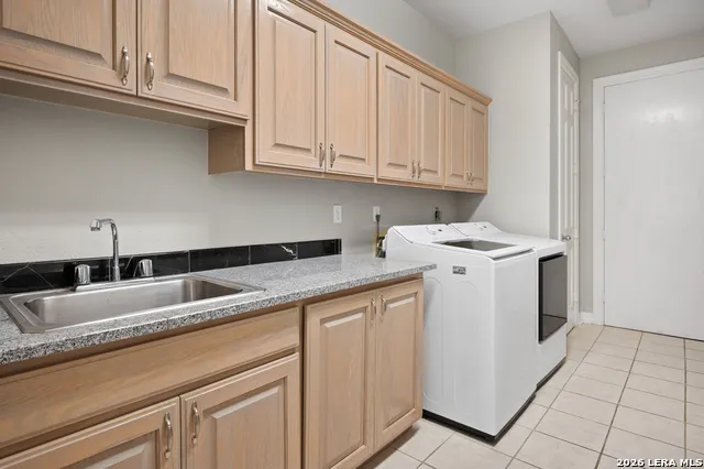 109 Trailcrest Hollywood Park, TX 78232