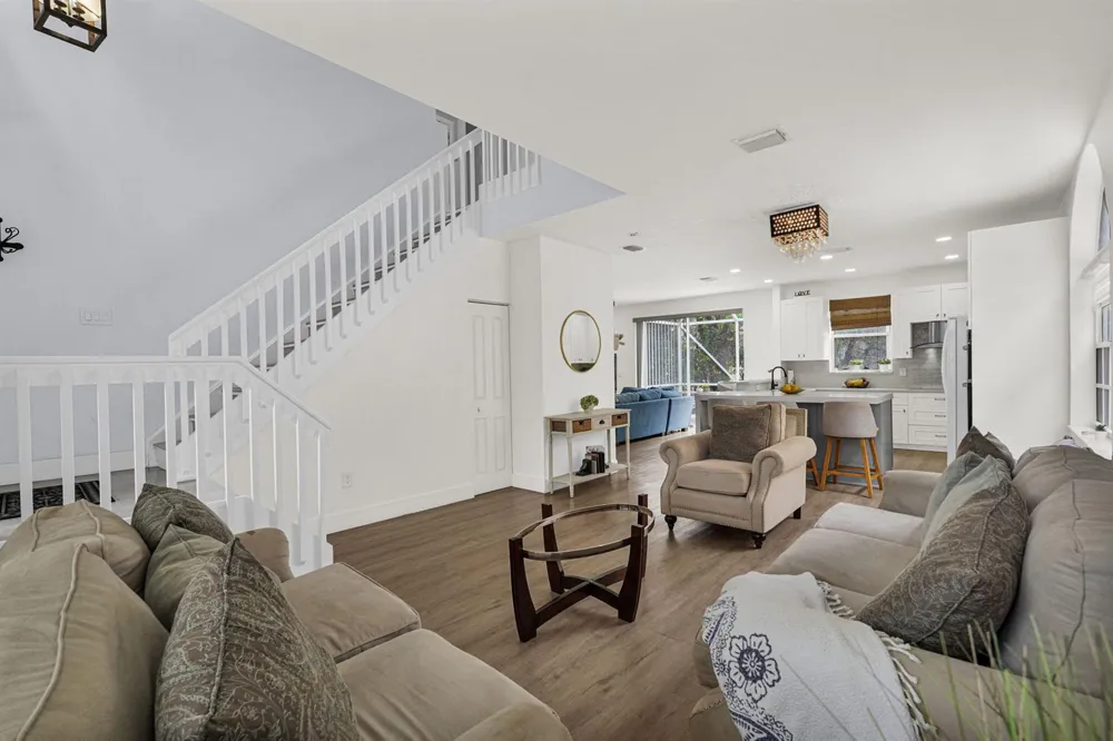 527 NW 87TH LANE Coral Springs, FL 33071